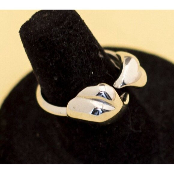 Vintage Silver Tone Ring Size 7.5 by Avon i5 - Picture 2 of 3